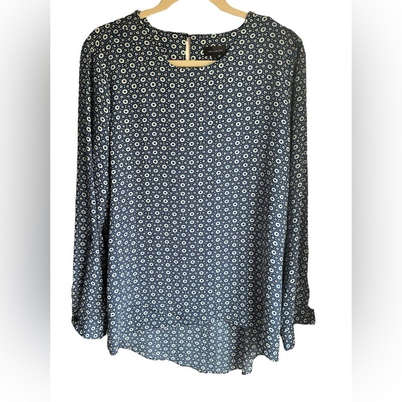 Women's Blue and White Patterned Top - Picture 1 of 5